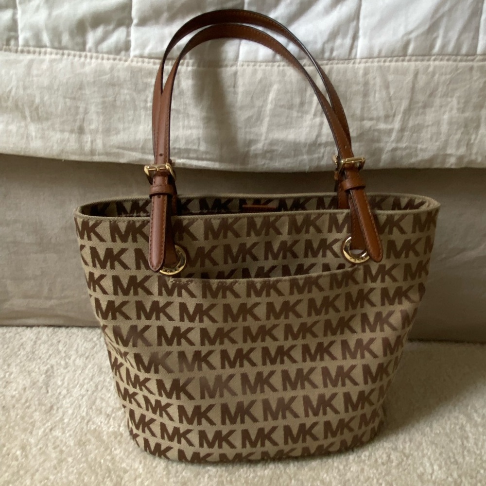 Michael Kors Tote!